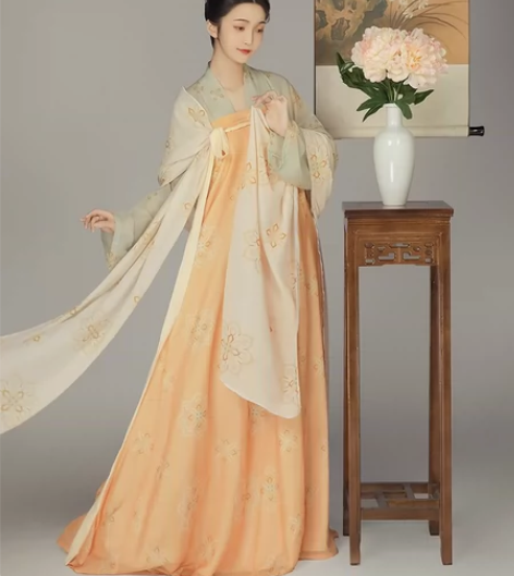 柒邑 L码 几乎全新 仅试穿 没有出过门 ...