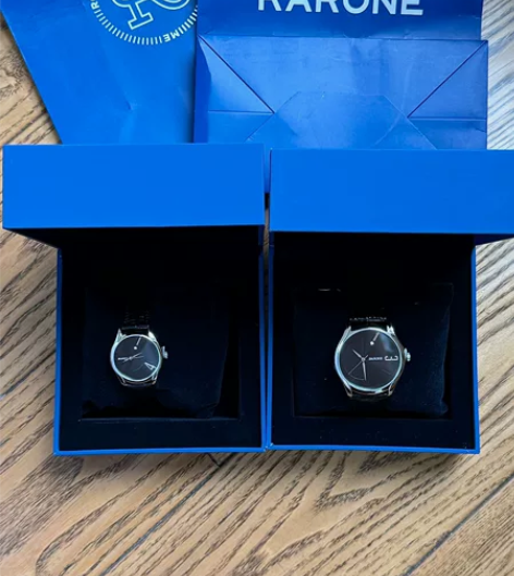 雷诺手表情侣系列黑色全新两只！ 两只一起的...