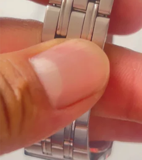 精工原装石英表一只正常走时、可能要换电池了...