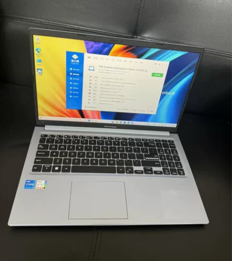 华硕无畏15  成色93-95新左右，没有...