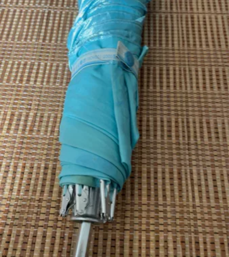 雨伞折叠伞天堂伞，直径约1米左右（比较小）...