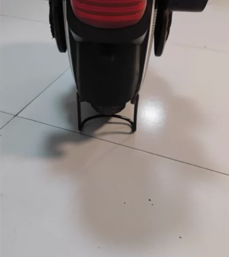 乐行V11出售，一万多公里，轮胎扎了，不会...