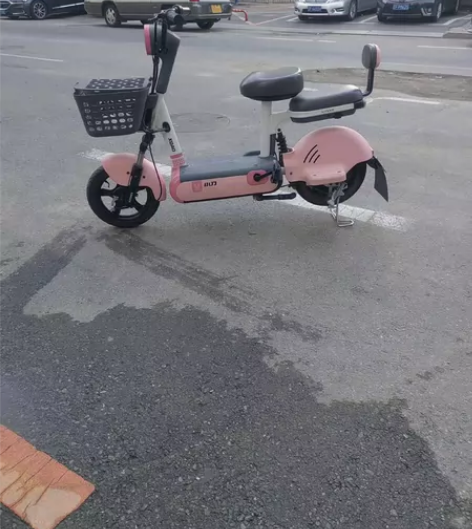小刀电动车，车况新原版，中央减震，电池在保...