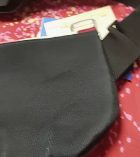 全新运动挎包，带标牌，大小放手机雨伞纸巾啥...