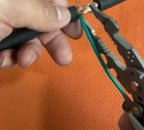 【全新包邮】多功能(弯头)剥线钳分线钳剥扒...