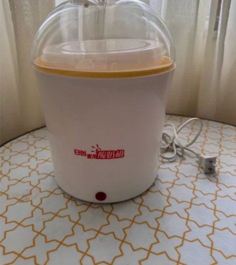 #厨房实用小工具 买电器送的酸奶机，没用过...