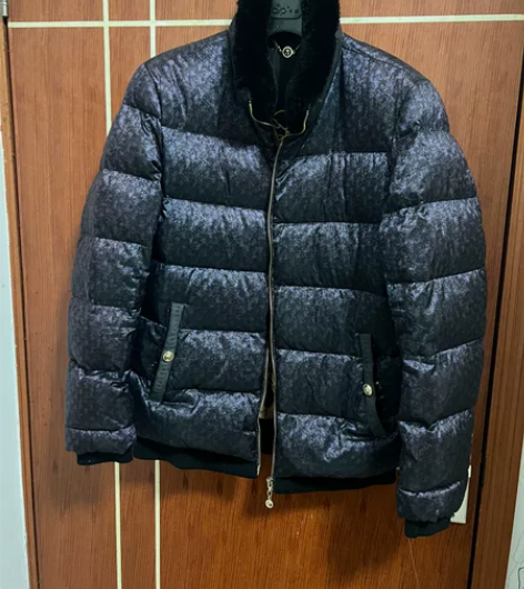 正品Versace范思哲主线鹅绒羽绒服，衣...