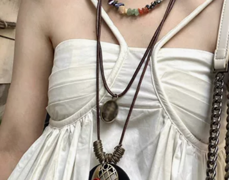 ?茶歇法式吊带连衣裙女2023夏季新款小众...