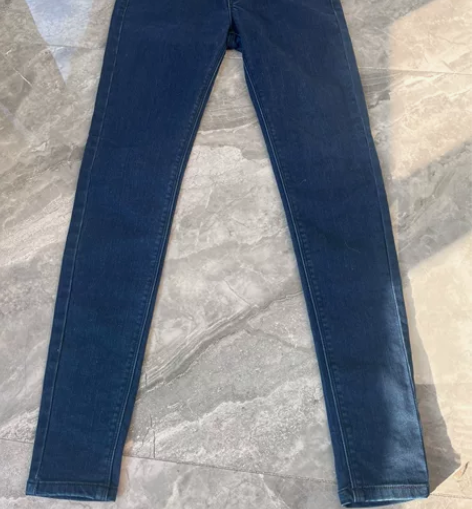 全新深蓝色牛仔铅笔裤小脚裤 24码 买了很...