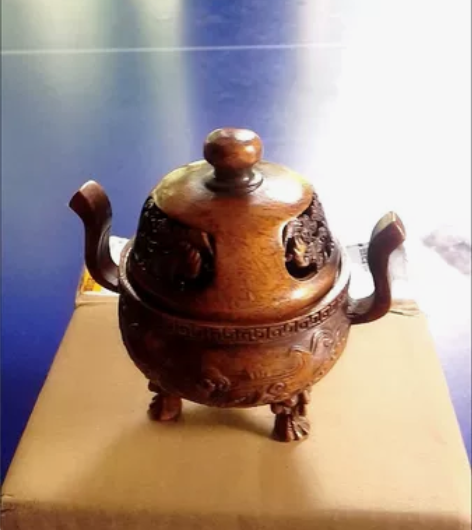 【抵账随缘出】瑞兽三足双耳炉，乾隆年制，纯...