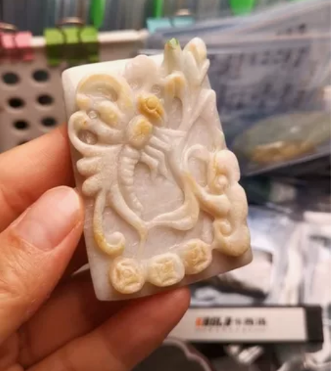 翡翠蝶恋花立体雕刻一图一物标价为实价喜欢直...