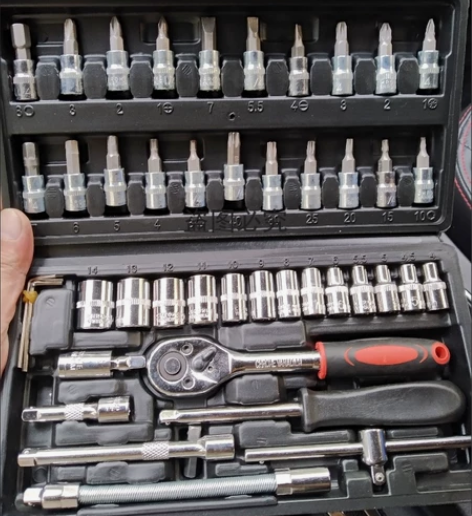 【全新包邮】46件套装工具箱组合工具盒机械...