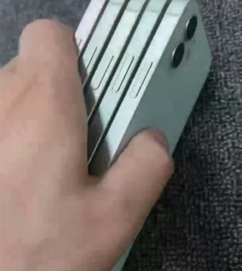 苹果12 国行128g 不漏气移植高容量电...