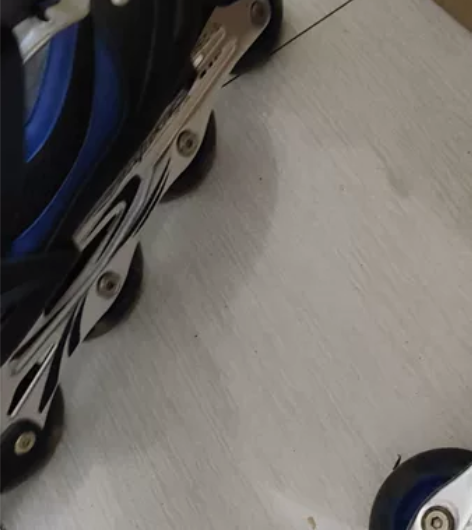 成人旱冰鞋，38码左右 感兴趣的话点“我想...