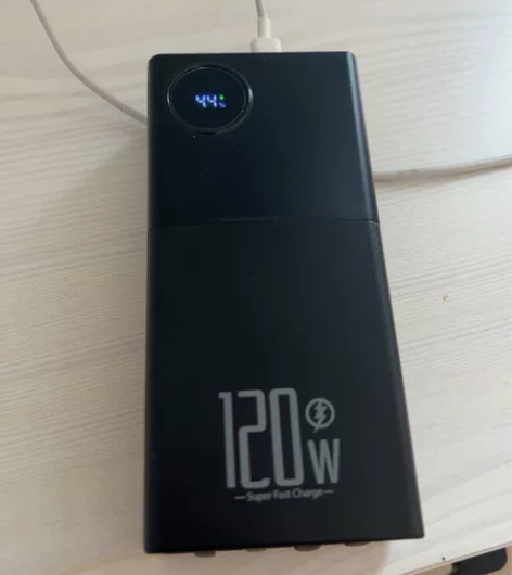 57000毫安超大容量充电宝，用的没5回，...