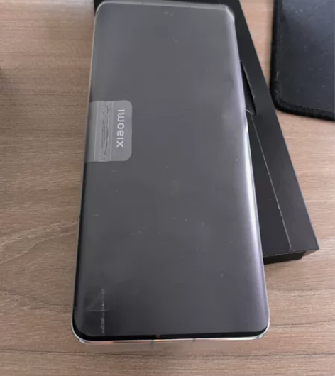 小米之家样机，型号小米13pro，8+12...