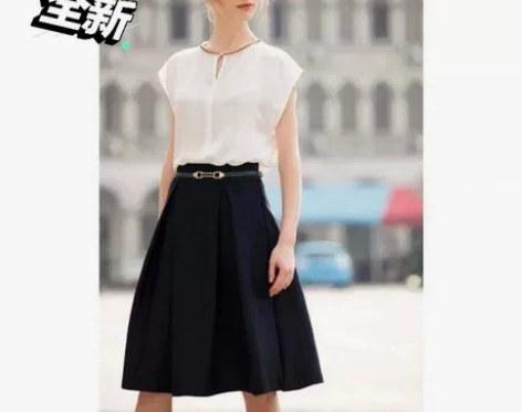 气质套装，简约大方 梵希蔓黑色半身裙，s码...