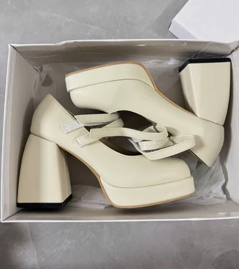 【婚礼闲置】 刚办完婚礼 出防水台高跟鞋婚...