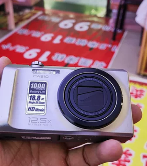 卡西欧相机，ex-h30。 1600万显像...