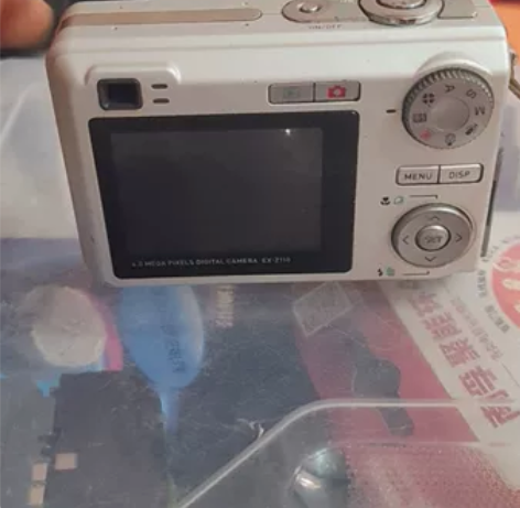 ccd卡西欧Z110   冷白色相机一台保...