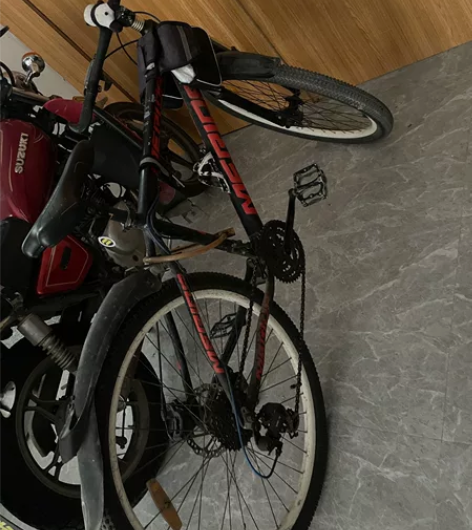 闲置美利达山地车，前轮很好，后轮刚换全新内...