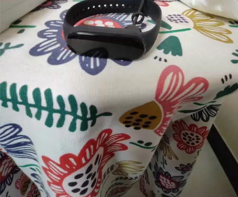 小米手环6 NFC版本，成色很新，买了基本...