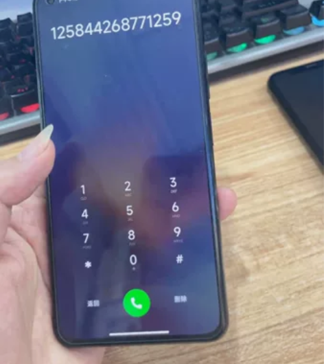 小米11青春版，有锁进不去系统，有能力的拿...