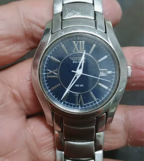 西铁城光动能表,型号wr-100,全钢表壳...