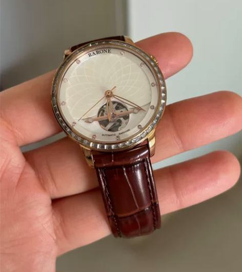 雷诺女表 宝贝儿专柜买的，买的时候四千多，...