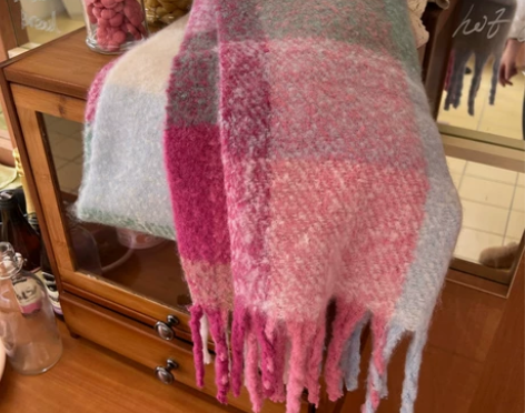 美作自制2023新款围巾女冬季粉色格子氛彩...