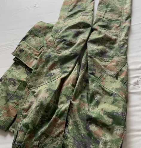新款正版迷彩服套装冬季夏季作训服。 两版都...