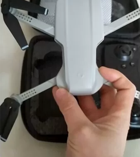 全新未使用E99无人机一台，折叠双摄像头，...