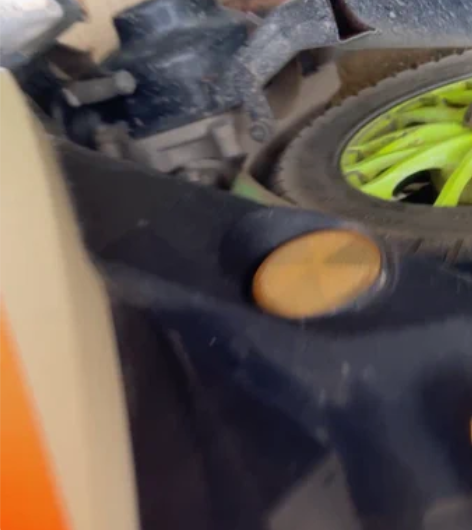 飞鹰，手续太久不见了，视频车有点脏，没得洗...