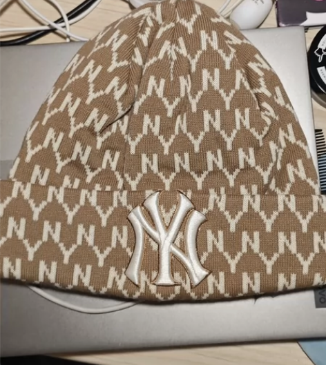 MLB针织帽子，男朋友送的，是得物上面买的...