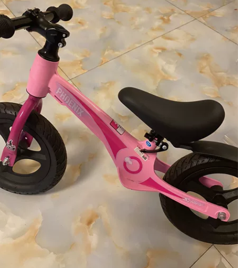 小孩平衡车，3-5岁的小孩可以骑，凤凰牌的...