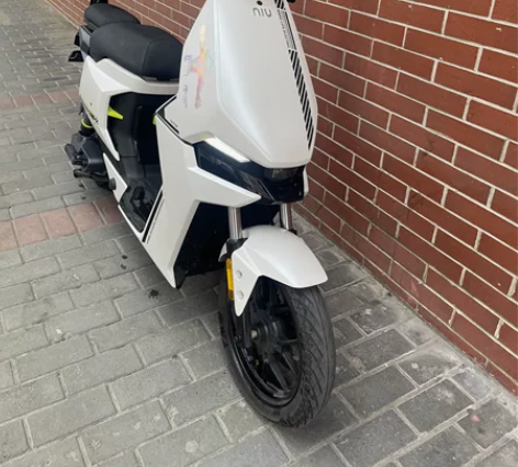 小牛F400t电动车，就骑了500公里左右...