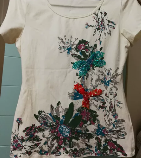 短袖，圆领，棉，手工缝制图案，颜色靓丽，舒...