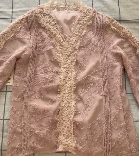 出1.品牌：蕾丝季节：春夏季款式：蕾丝风格...