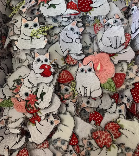 白猫咪背胶刺绣贴卡通布贴衣服鞋子补丁贴羽绒...
