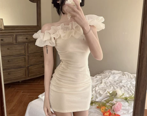 ?连衣裙女2024新款气质名媛一字肩抹胸连...