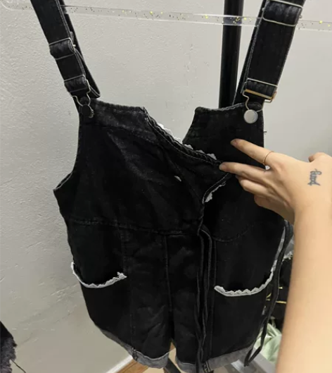 背带裤 感兴趣的话点“我想要”和我私聊吧～