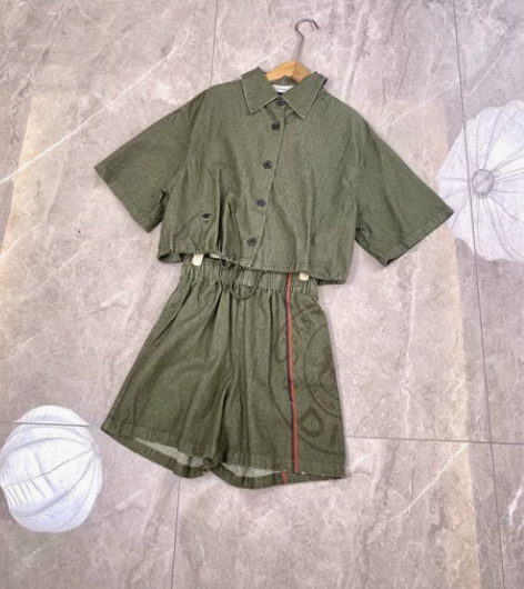 D家牛仔套装 博主闲置 S码 110斤以内...