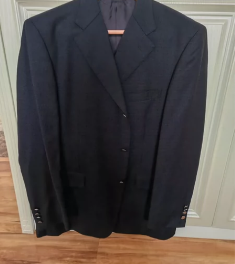 全新男款西装 感兴趣的话点“我想要”和我私...