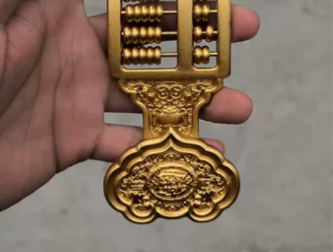 纯铜如意算盘，上面的珠子都可以动。鎏金工艺...