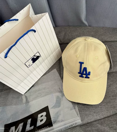 卡其色mlb棒球帽男女同款，我很爱剁手家里...