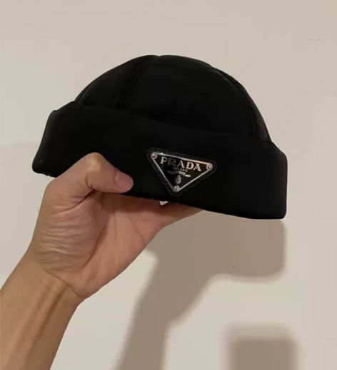 ?全新Prada+黑色三角标瓜皮帽+ 全新...