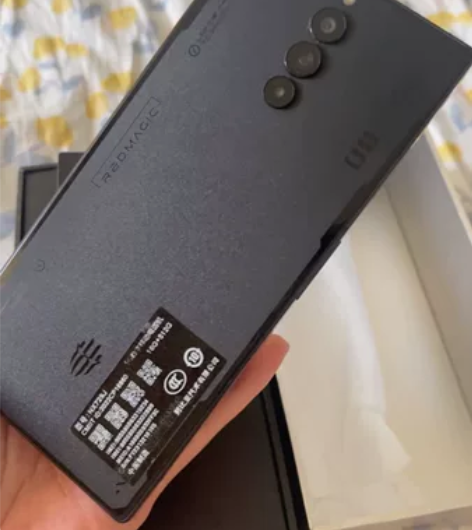 ??努比亚 nubia 红魔8Pro+全面...