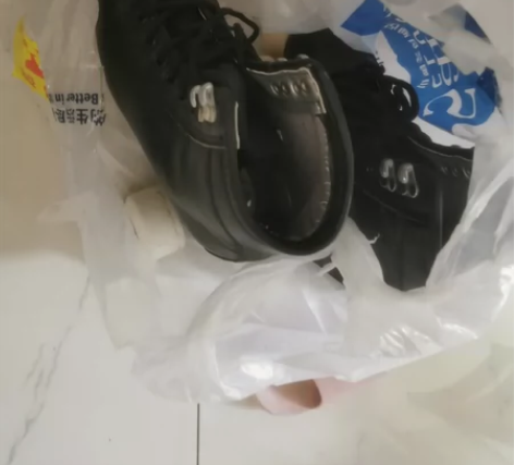 轮滑鞋  旱冰鞋   34码 9成新   ...