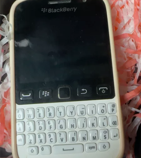 原装黑莓手机 高中自用 上大学闲置 本人用...