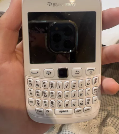 黑莓9320学生戒网手机，支持移动联通 能...